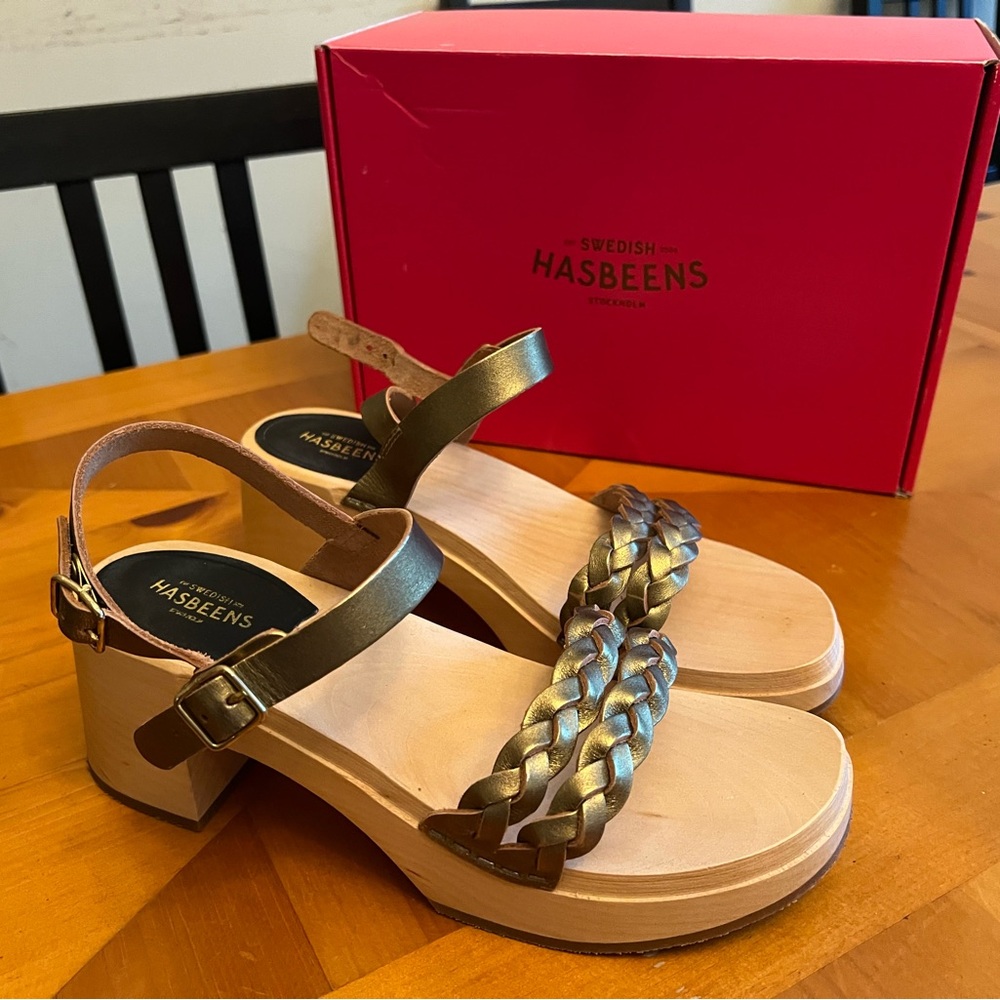 Swedish Hasbeens Tanja gold sandals size 39 (US 9)